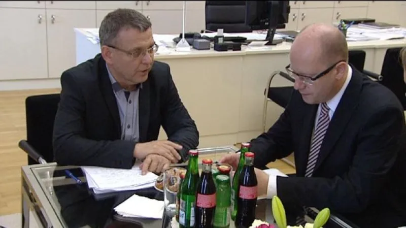 (Ne)spokojenost Sobotky s prací šéfa diplomacie?