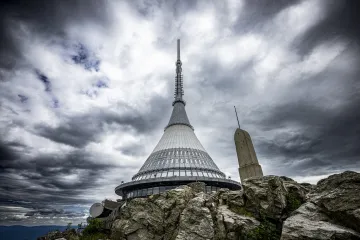 Liberecký kraj koupí hotel a vysílač Ještěd