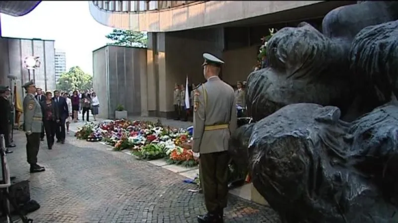 Slováci si připomněli 70 let od vzpoury proti nacismu