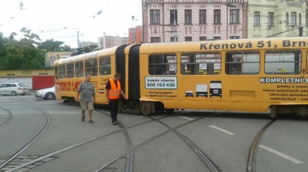 Vykolejená tramvaj