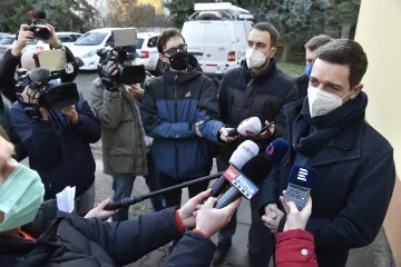 Lidé si na novinářích vylévají vztek kvůli covidu. Média jsou poslové špatných zpráv, vysvětlují sociologové