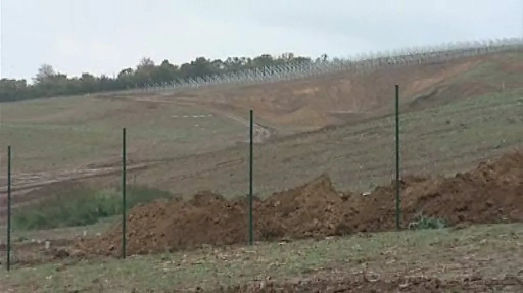 Stavba sluneční elektrárny v Ráječku