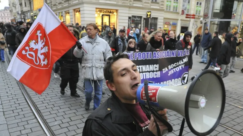 Průvod příznivců krajní pravice