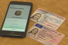 Občanský i řidičský průkaz v mobilu. Aplikace by mohla fungovat už příští rok