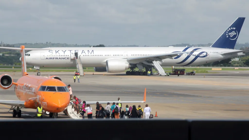 Letadlo společnosti Air France po nouzovém přistání na letišti v Mombase