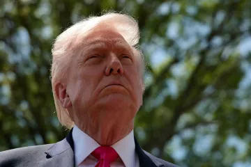 Írán slíbil pozastavit svůj jaderný program, tvrdí Trump