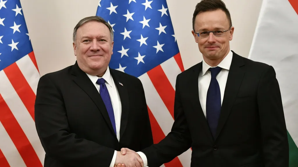 Americký ministr zahraničí Mike Pompeo s maďarským protějškem Péterem Szijjártóem v Budapešti