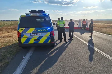 Při nehodě dvou aut na Brněnsku zemřeli dva lidé, čtyři se těžce zranili