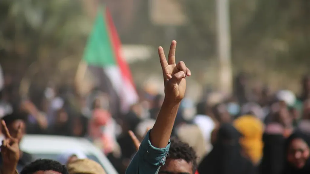 Protesty proti armádnímu puči v Súdánu