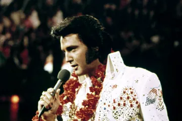 Elvisovy písně přezpívali Sinatra, Hendrix i ZZ Top