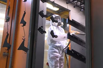 168 hodin: Ukrajinky v Česku začínají pracovat na „mužských“ pozicích. Firmy to vítají