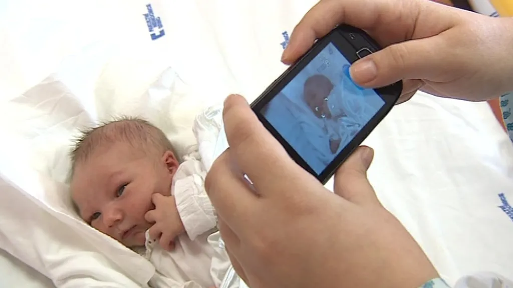 Maminky posílají svým nejbližším alespoň MMS zprávy