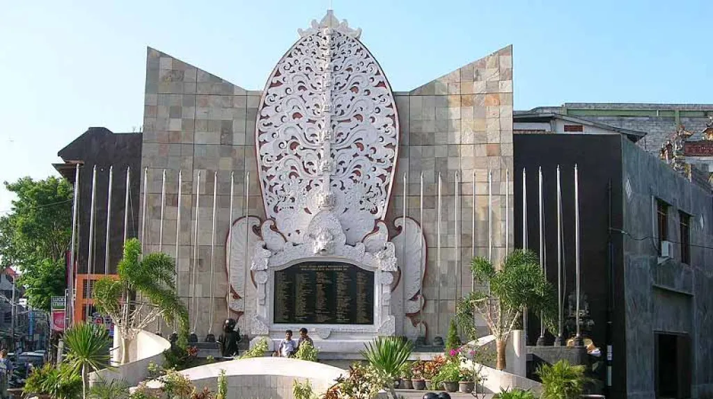 Památník obětem teroristického útoku na Bali