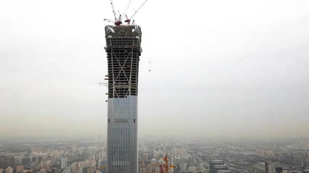 Rozestavěný mrakodrap China Zun