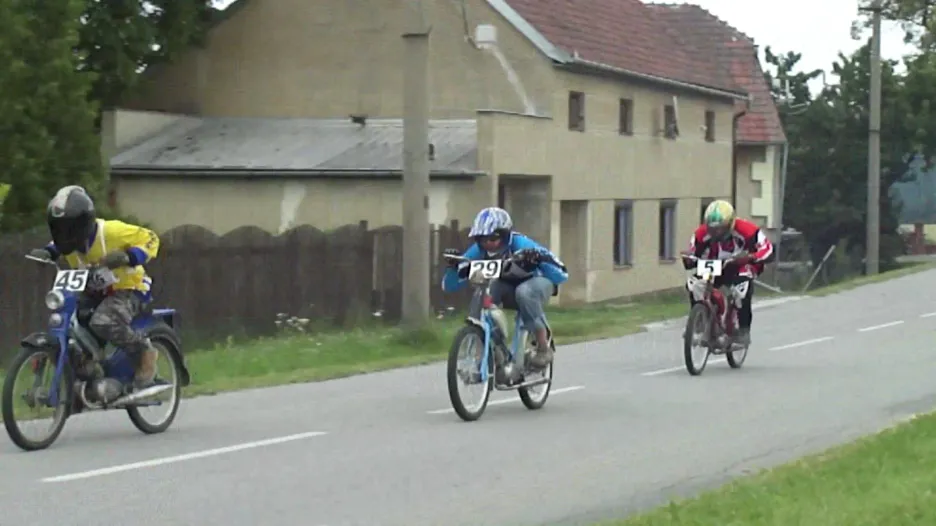 Závod mopedů na Vyškovsku