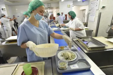 Hygienici zatím nepotvrdili zdroj salmonely ve zlínské nemocnici. Onemocnělo 29 lidí