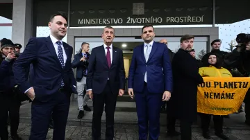 Události: Ministři se ujali funkcí