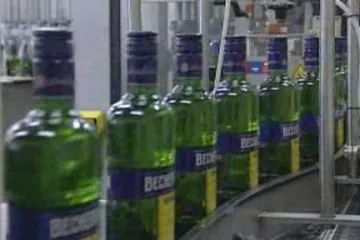 Becherovka se stěhuje z centra Karlových Varů