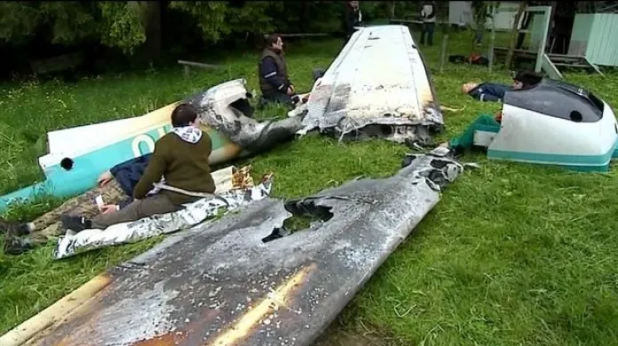 Události: Záchranáři simulovali pád dvou letadel