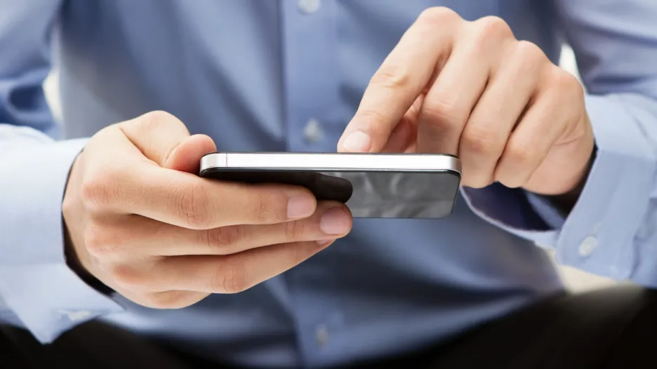 Mobilní telefon