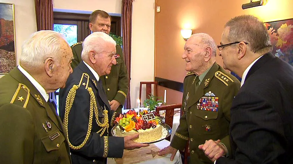 Jaroslavu Klemešovi přeje Emil Boček