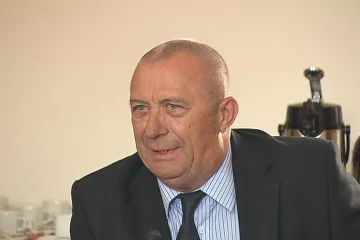 Ústavními soudci Šimáčková, David a Rychetský. Výborný neprošel o hlas