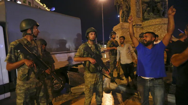 Pokus o převrat v Turecku proběhl v červenci 2016.