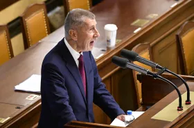 Je to korupční rakovina, vláda by měla odstoupit, řekl Babiš