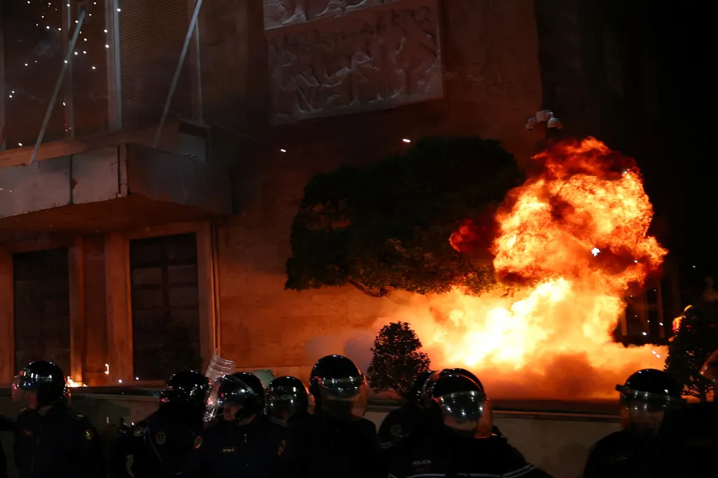 Protikorupční protesty v albánské Tiraně