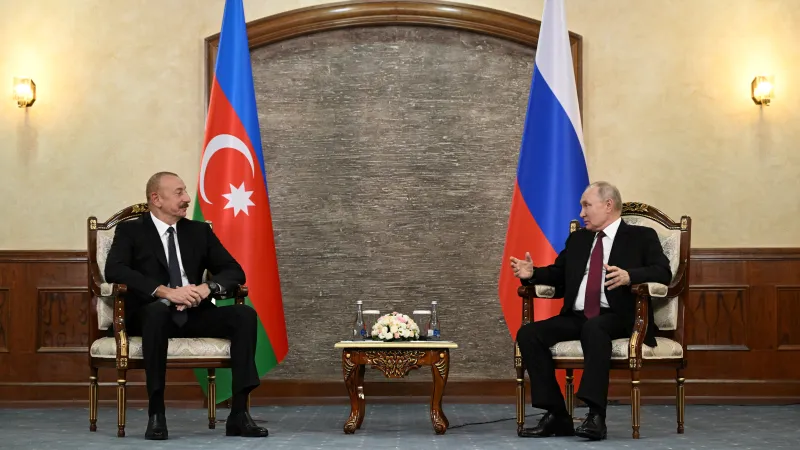 Ázerbájdžánský prezident Ilham Alijev s ruským vládcem Vladimirem Putinem na schůzce v říjnu 2023