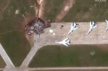 Satelit vyfotil zničené ruské bombardéry po operaci Pavučina