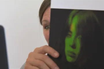 On-line divadlo může hrát každý. Billie Eilish účastníkům pomůže být volní jako ptáci 