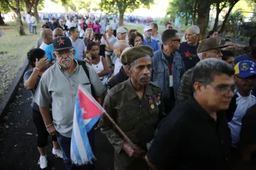 Statisíce Kubánců dávají sbohem svému vůdci, v Havaně začaly oficiální piety