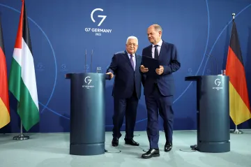 Slova palestinského předáka pobouřila židovské organizace i Německo, Scholz čelí kritice za mlčení