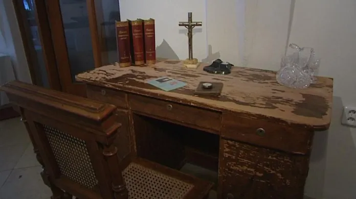 Farářův psací stůl