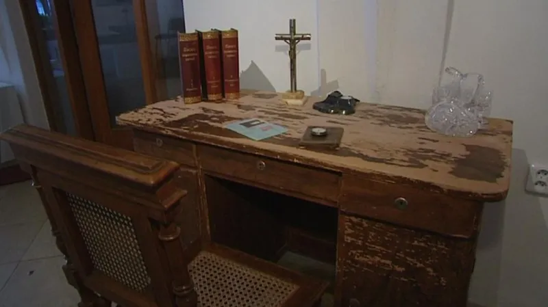 Farářův psací stůl