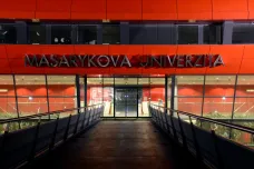 Masarykova univerzita stáhla z výuky třetího učitele. Důvodem je údajné obtěžování 