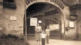 Vstupní brána do areálu (rok 1958)