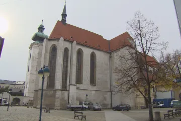 Dušičky bez lidí. Na některé hroby už živí zapomněli