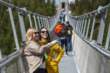V Dolní Moravě se otevřel nejdelší visutý most pro pěší na světě. Ochránci přírody ho kritizují