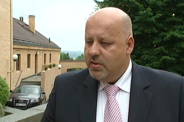 ČT: Lessyho budou zastupovat advokáti Láska a Sokol