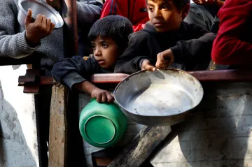 Izrael chystá evakuaci civilistů před vpádem do Rafahu. Egypt vyslal desítky tanků k hranicím s Gazou