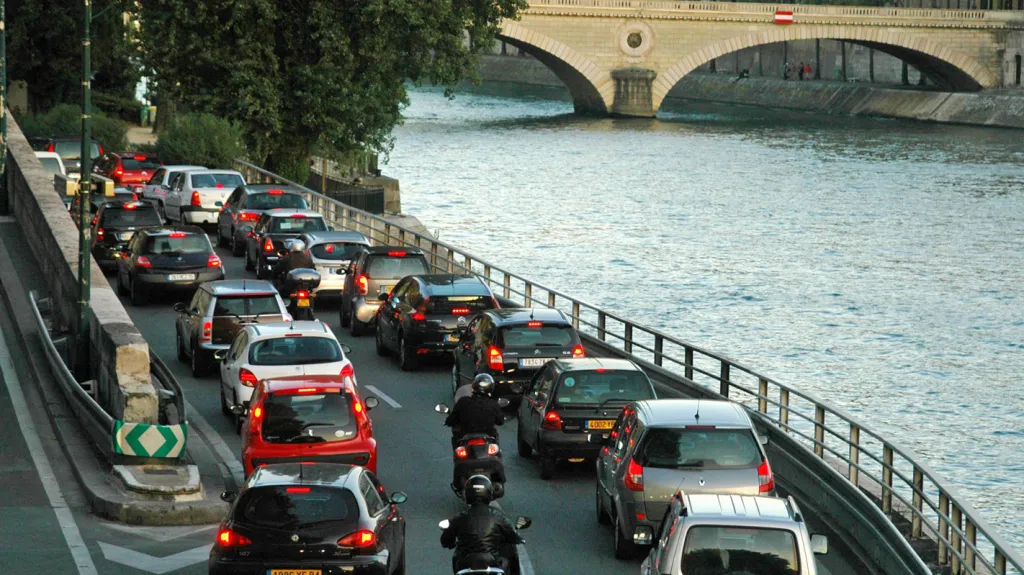 Dopravní zácpa v Paříži