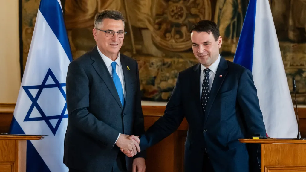 Gideon Sa'ar a Petr Macinka v Praze