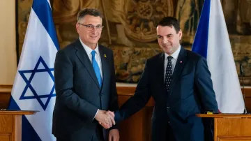 Gideon Sa'ar a Petr Macinka v Praze