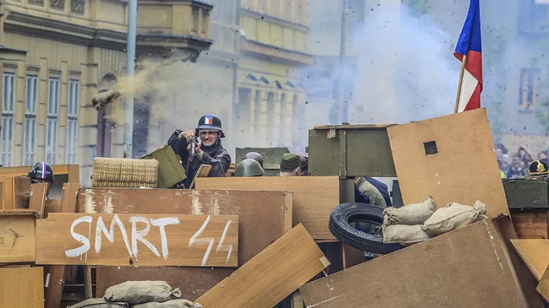 Rekonstrukce událostí Pražského povstání na Havlíčkově náměstí