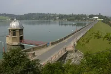 Hygienici zakázali koupání v Plumlovské přehradě, obsahuje hodně sinic
