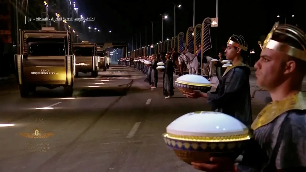 U příležitosti převozu královských mumií z Egyptského muzea na káhirském náměstí Tahrír do Národního muzea egyptské civilizace ve čtvrti Fustat uspořádala muzea v egyptské metropoli slavnostní ceremonii