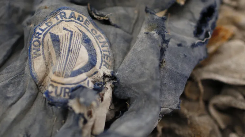 Ohořelé obleky v muzeu