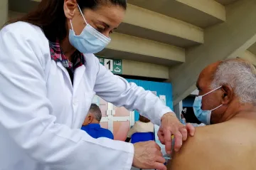 Chybí kyslík i personál. Tuniské zdravotnictví zkolabovalo, oznámilo tamní ministerstvo